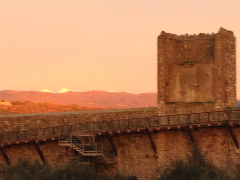 B&B In Piazza Monteriggioni Εξωτερικό φωτογραφία