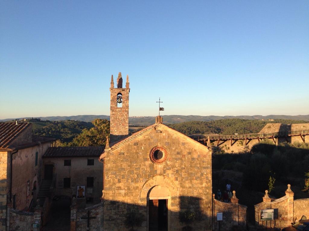 B&B In Piazza Monteriggioni Εξωτερικό φωτογραφία