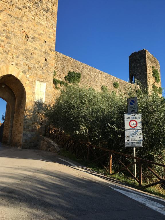 B&B In Piazza Monteriggioni Εξωτερικό φωτογραφία