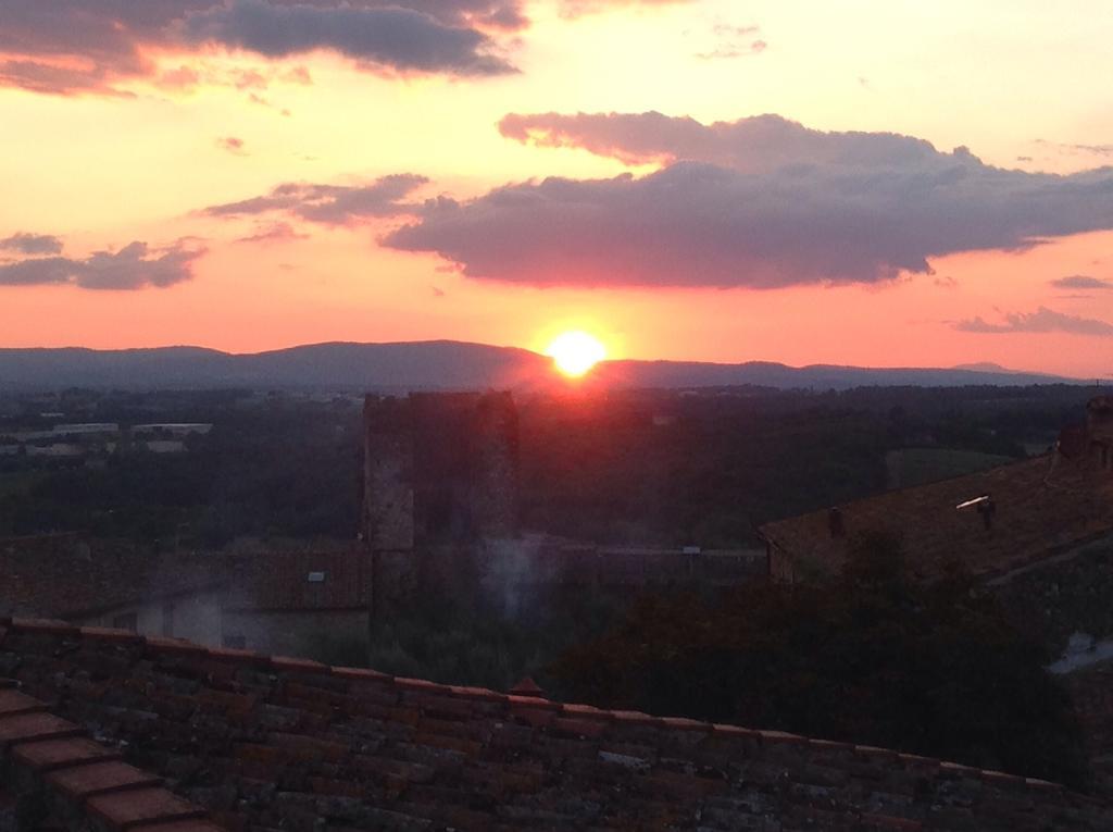 B&B In Piazza Monteriggioni Εξωτερικό φωτογραφία