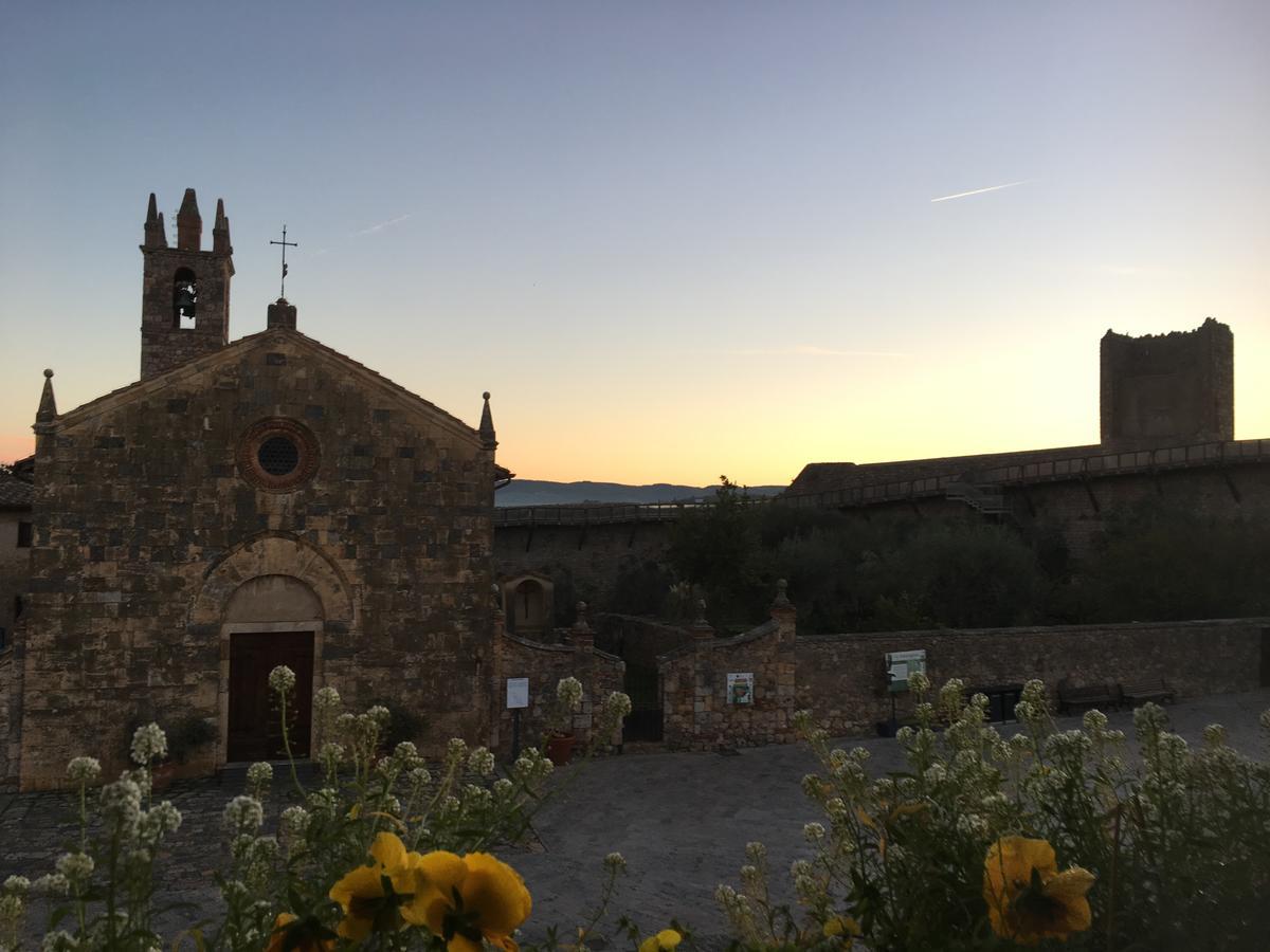 B&B In Piazza Monteriggioni Εξωτερικό φωτογραφία