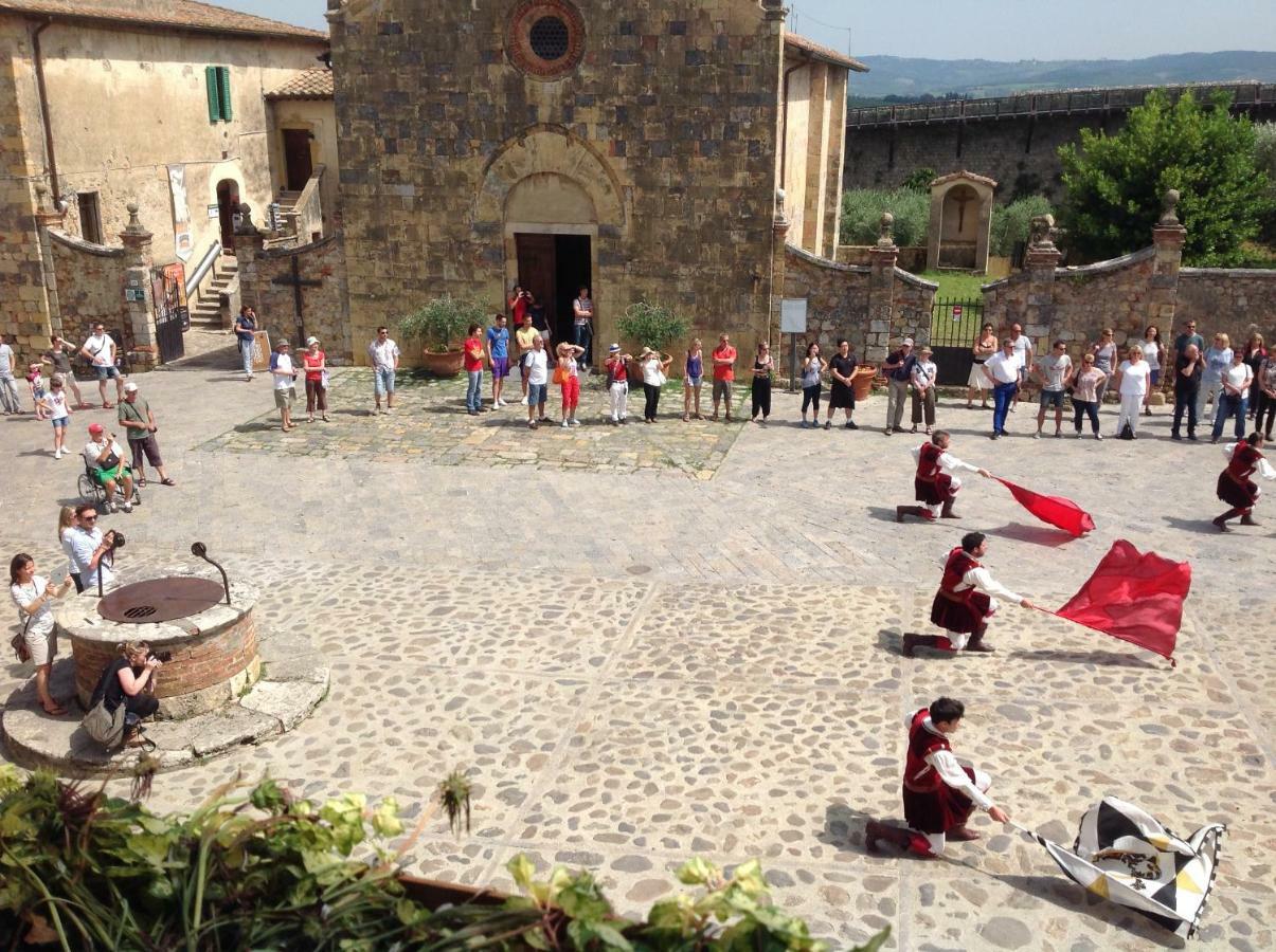 B&B In Piazza Monteriggioni Εξωτερικό φωτογραφία