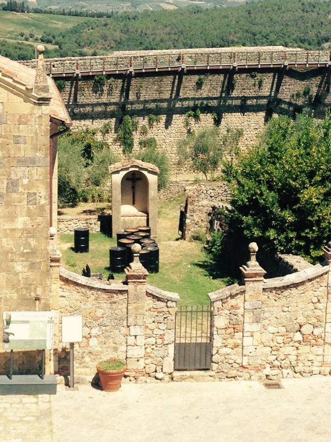 B&B In Piazza Monteriggioni Εξωτερικό φωτογραφία