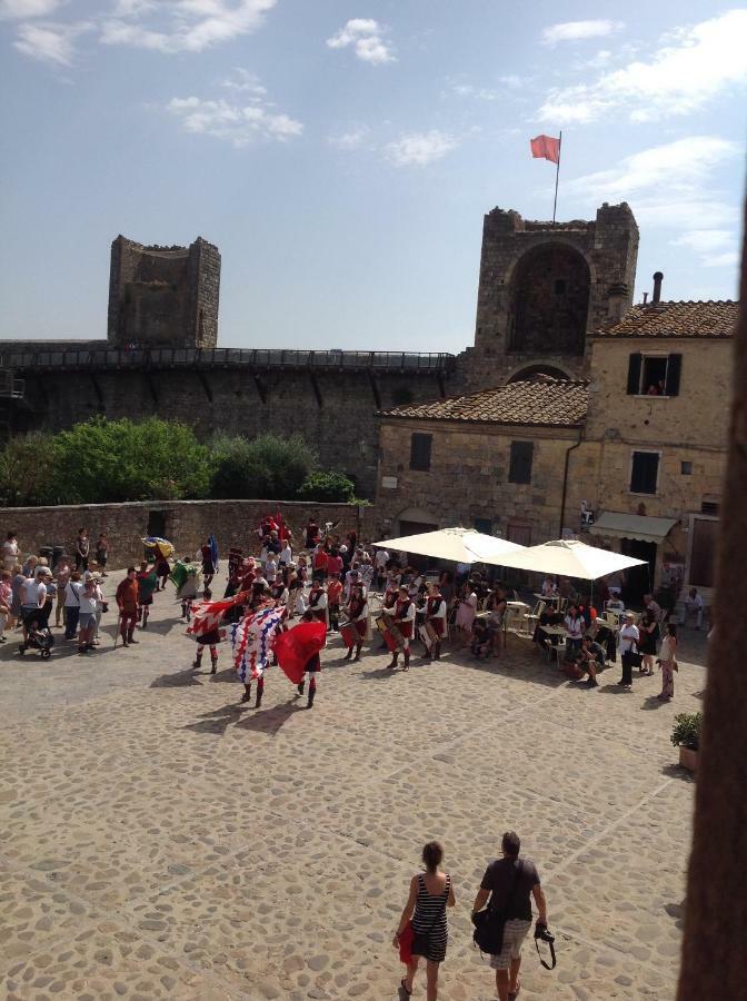 B&B In Piazza Monteriggioni Εξωτερικό φωτογραφία